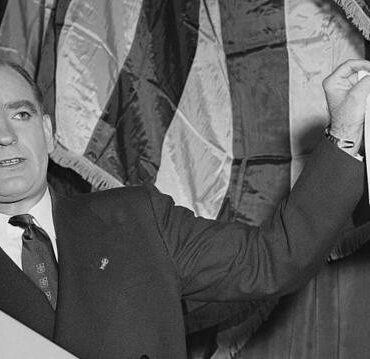 quem-foi-joseph-mccarthy,-‘inquisidor’-anticomunista-que-liderou-a-maior-‘caca-as-bruxas’-dos-eua