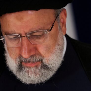 ebrahim-raisi,-presidente-do-ira,-morre-em-queda-de-helicoptero,-diz-tv-estatal