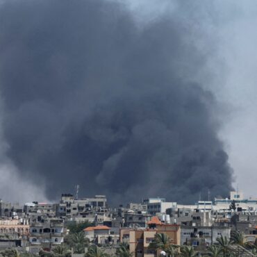 israel-ignora-decisao-da-corte-internacional-de-justica-e-bombardeia-rafah,-no-sul-de-gaza