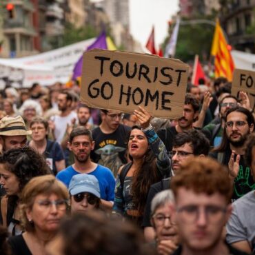 europeus-se-rebelam-contra-o-turismo-de-massa