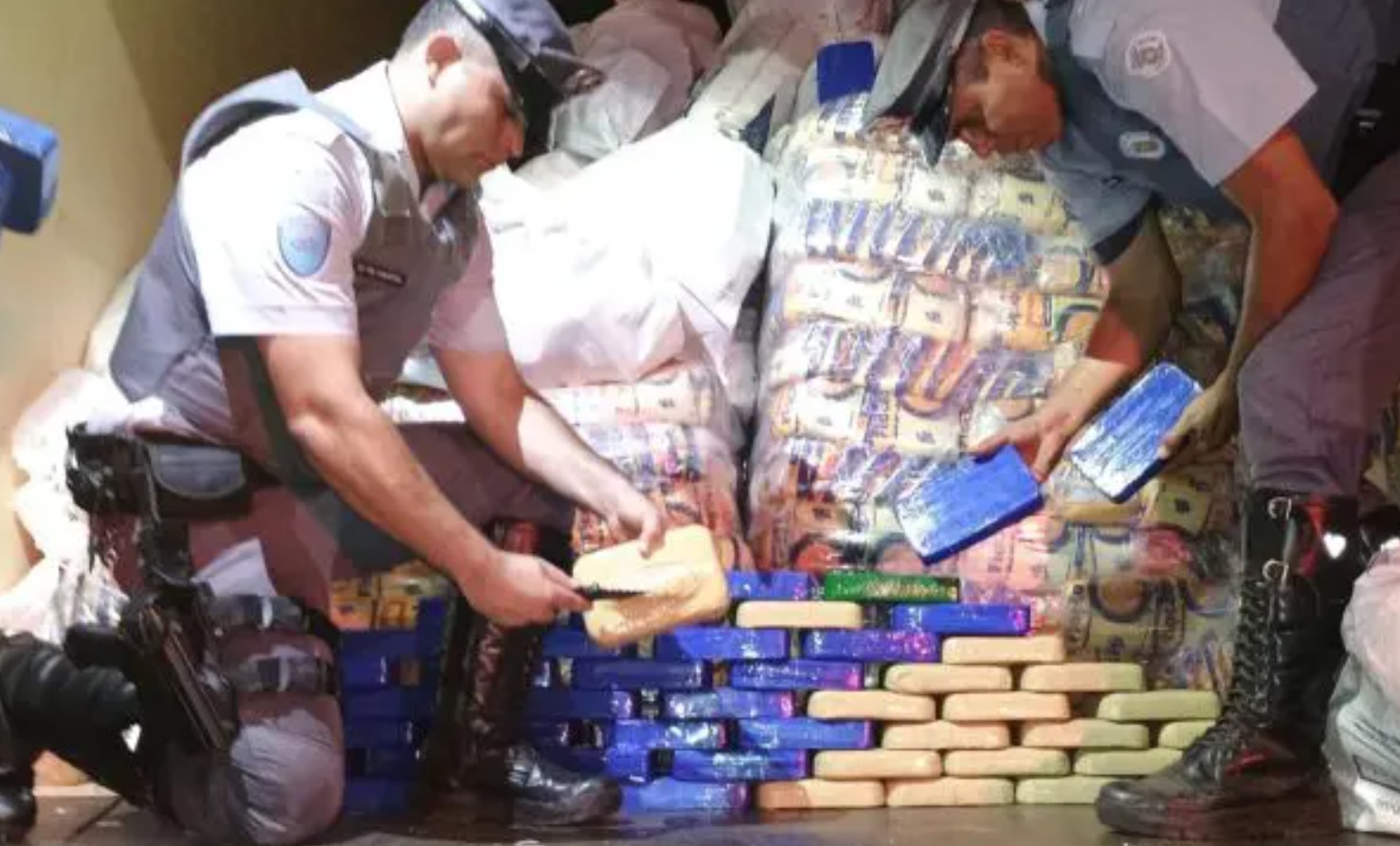 Desembargador cassa decisão de juíza e manda prender traficante pego com 832 kg de cocaína